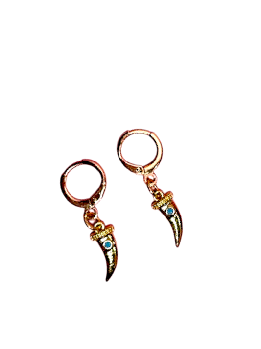 ARETES HUGGIES COLGANTES CUERNO