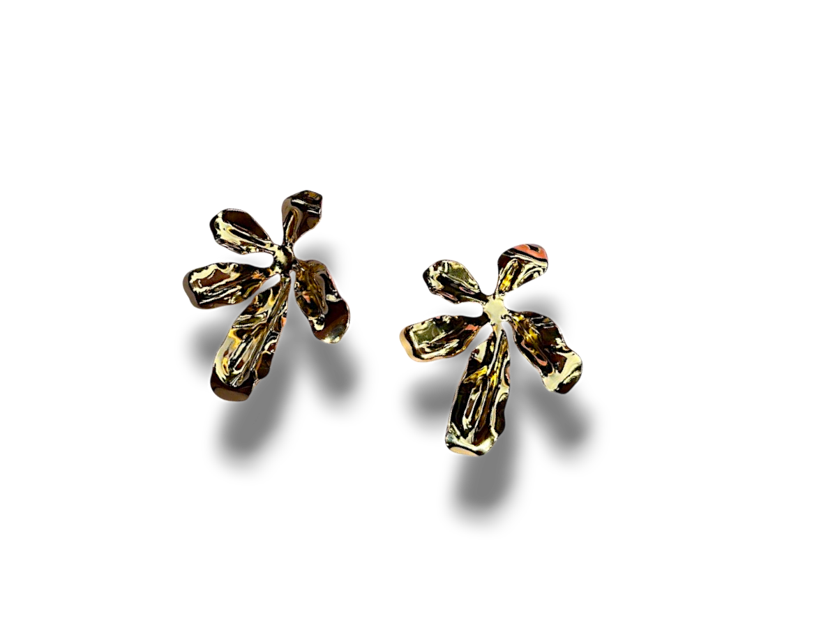 ARETES HOJA  COLOR DORADA