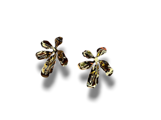 ARETES HOJA  COLOR DORADA